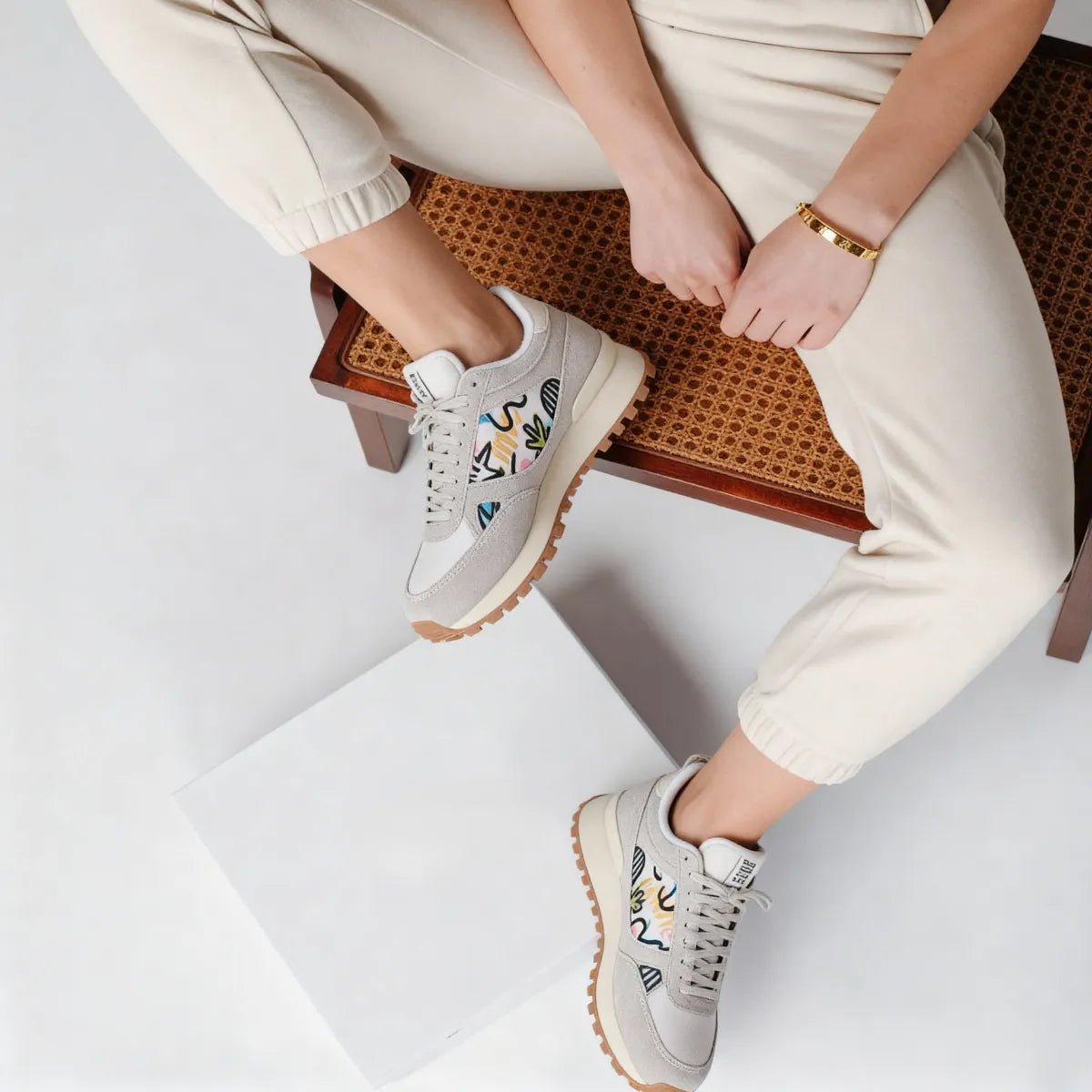 Novera - Omega Walk -